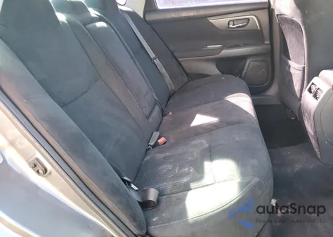 2015 Nissan Altima 2.5 z USA, uszkodzony, nr VIN 1N4AL3AP8FC102071